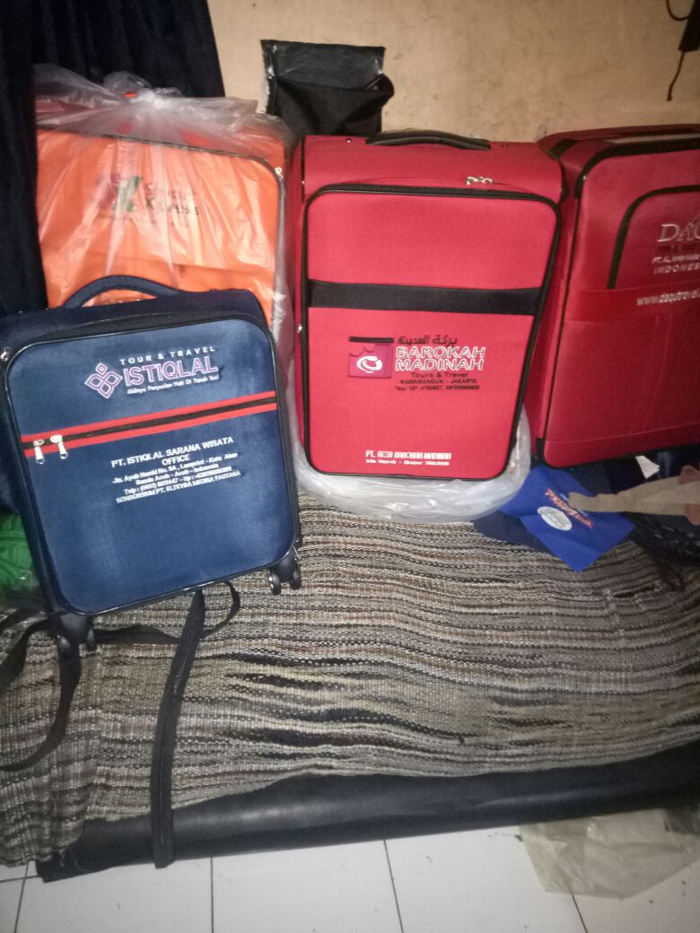 Cari Tas Koper Umroh Ringan Perjalanan Nyaman